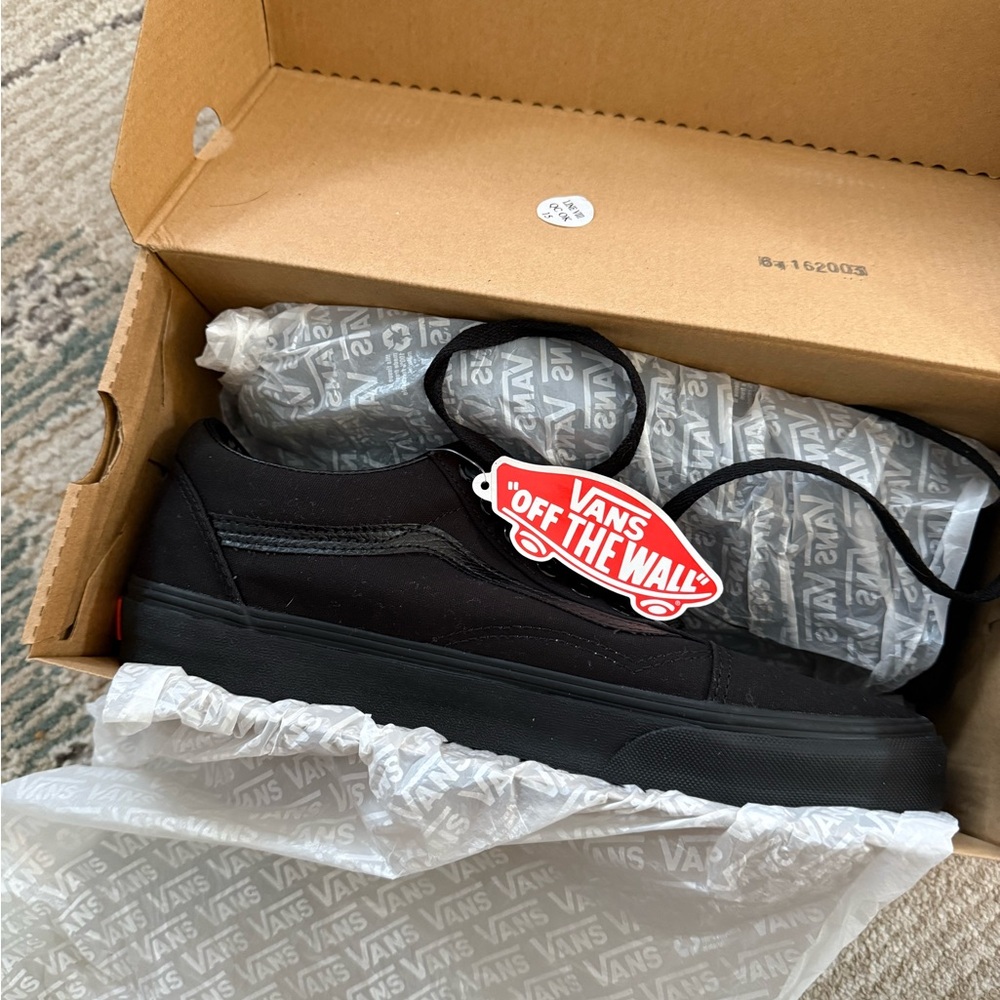 Vans All-Black Low-Top Sneakers Old Skool Skate Shoes